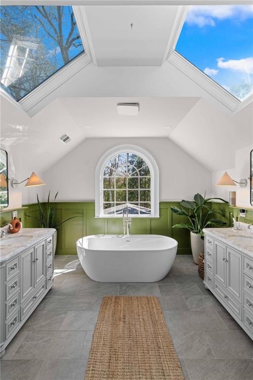 183 E Wesley Road NE