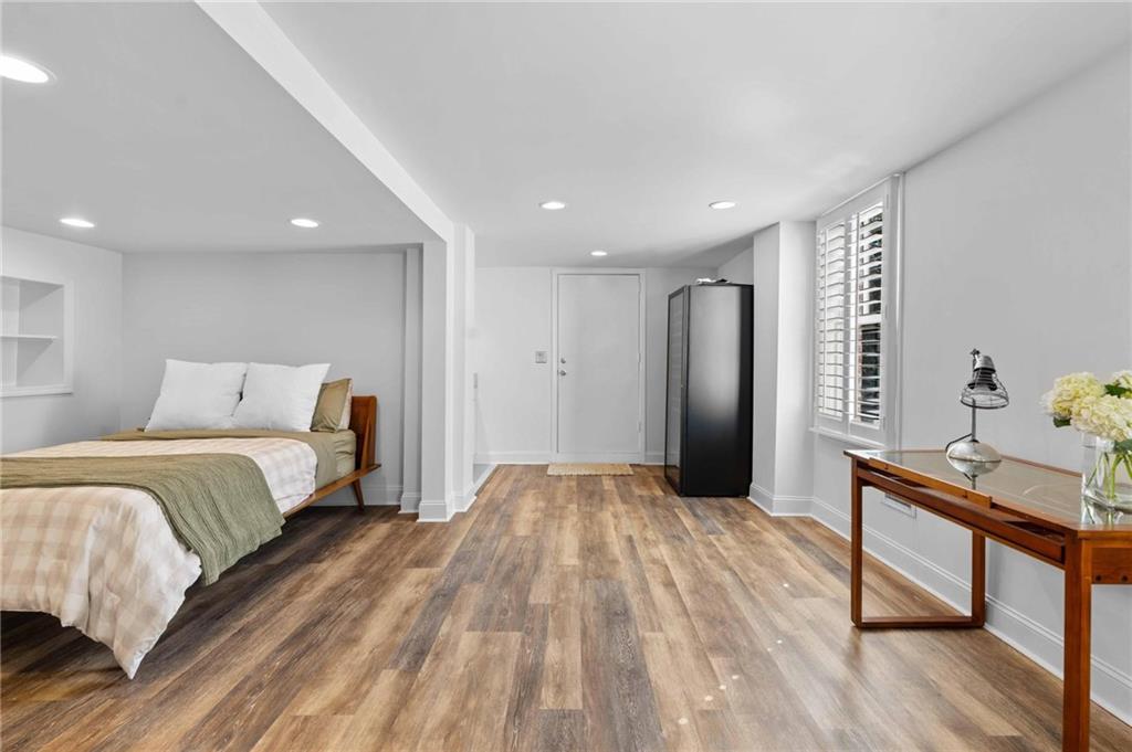 183 E Wesley Road NE