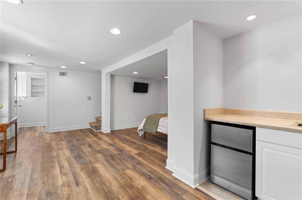 183 E Wesley Road NE