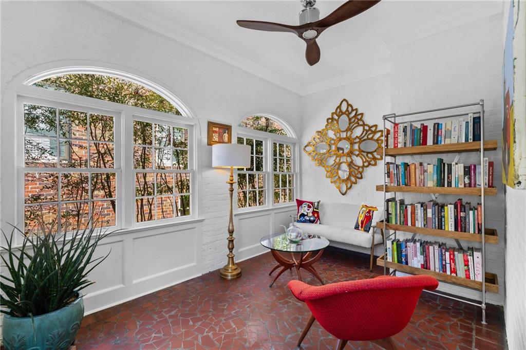 183 E Wesley Road NE