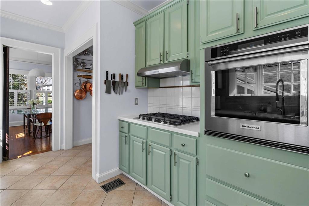 183 E Wesley Road NE