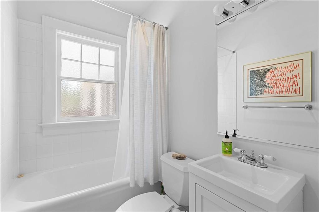 183 E Wesley Road NE