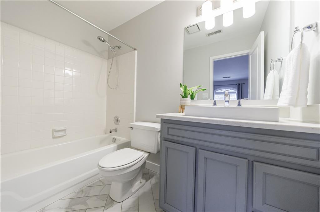 1210 Brookhaven Woods Court NE