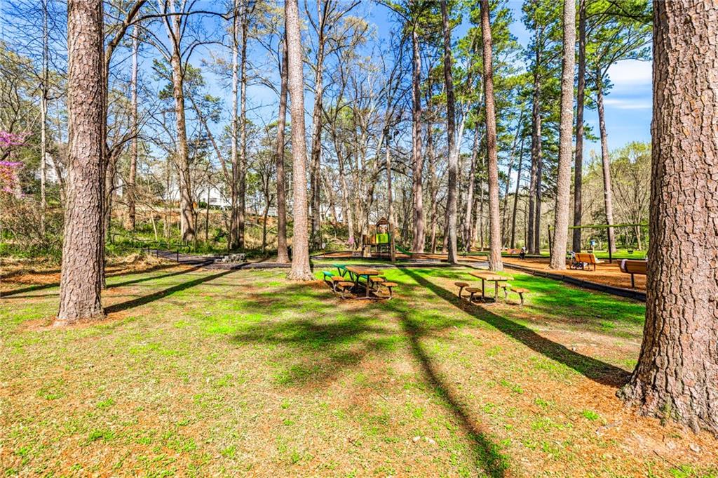 547 Spring Valley Road NW