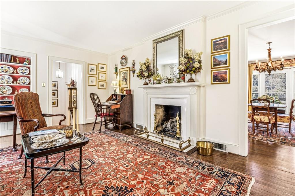 547 Spring Valley Road NW