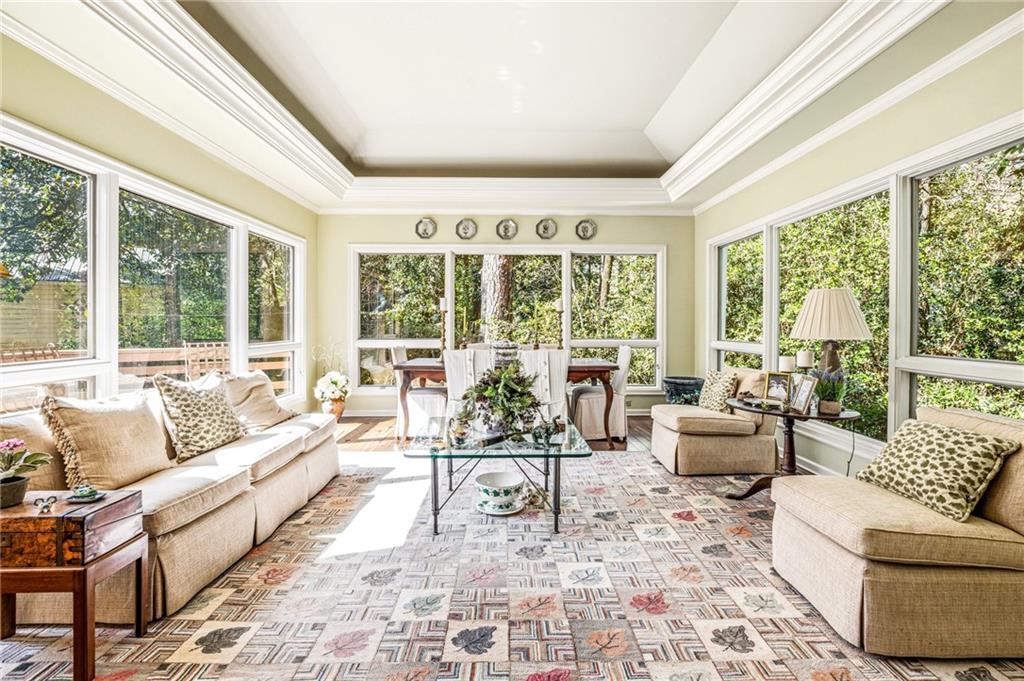 547 Spring Valley Road NW