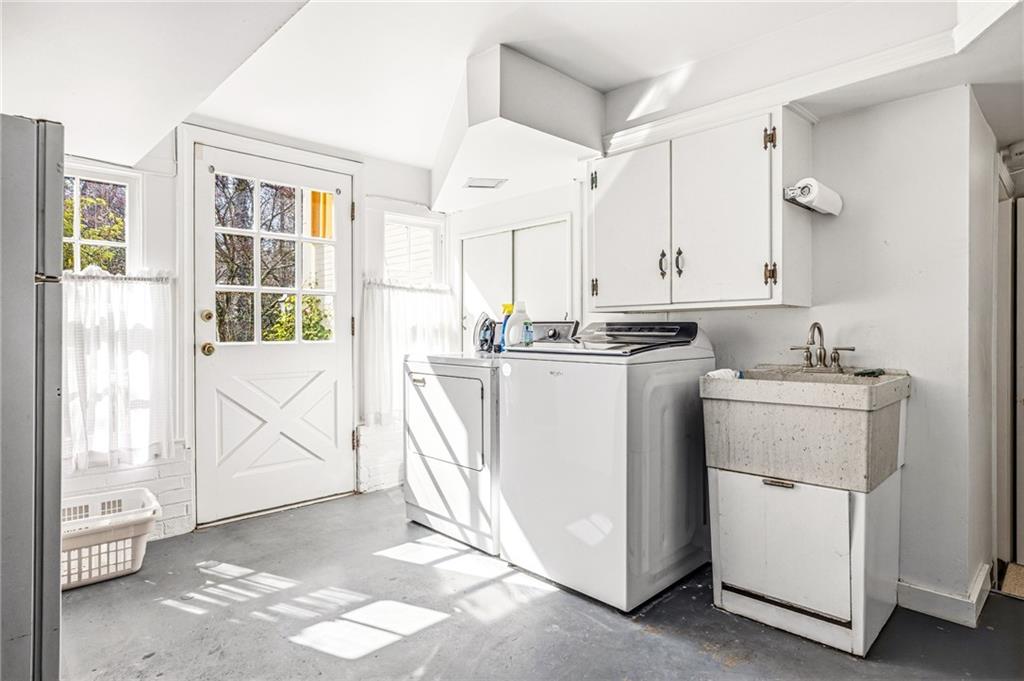 547 Spring Valley Road NW