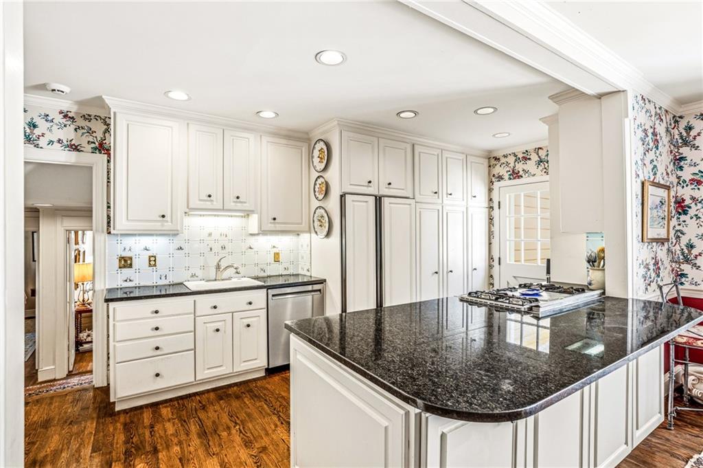 547 Spring Valley Road NW