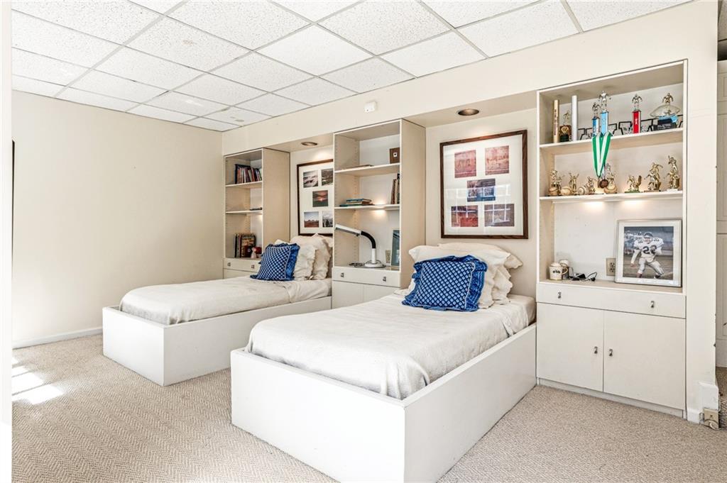 547 Spring Valley Road NW