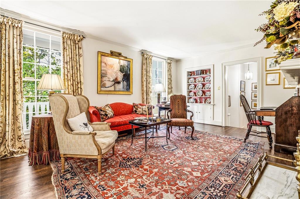 547 Spring Valley Road NW