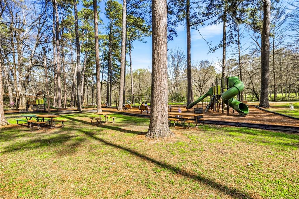 547 Spring Valley Road NW