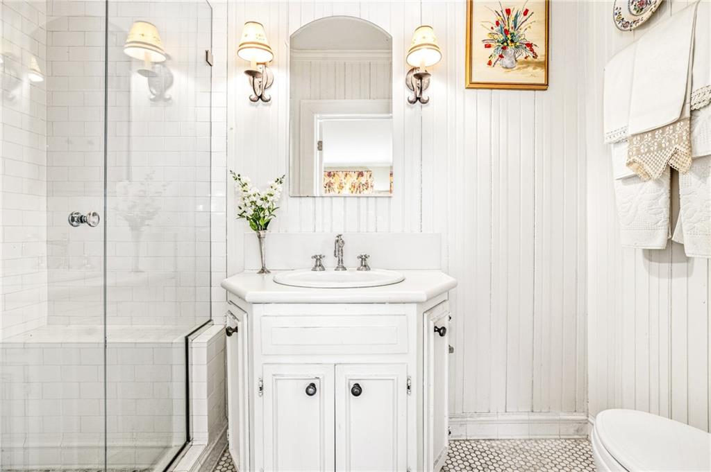 547 Spring Valley Road NW