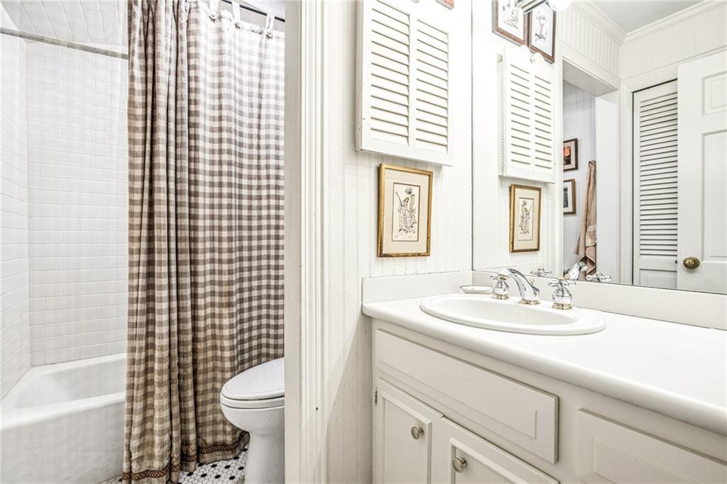 547 Spring Valley Road NW