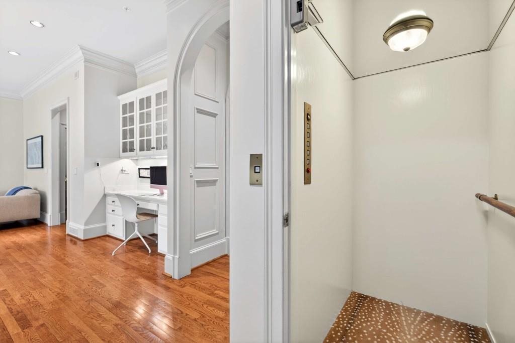 78 Lindbergh Drive NE Unit 100