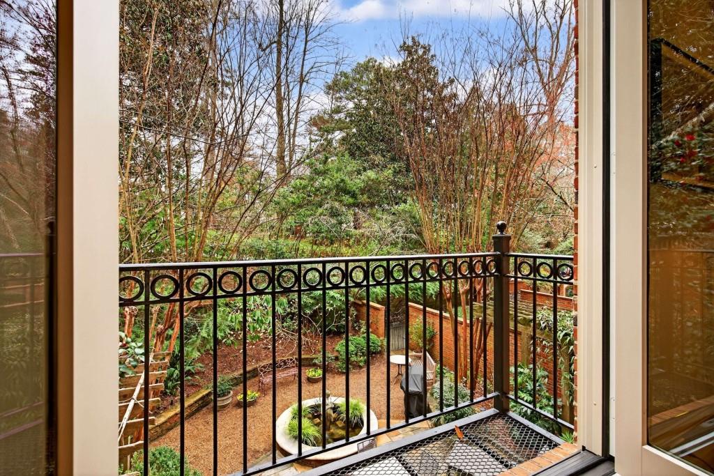 78 Lindbergh Drive NE Unit 100