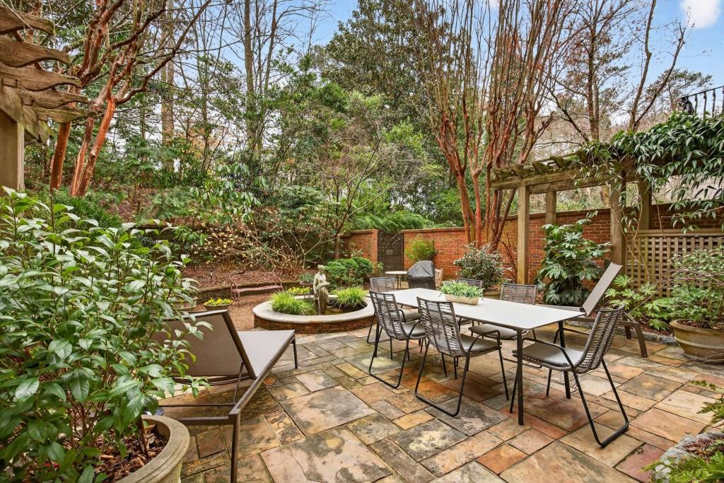 78 Lindbergh Drive NE Unit 100