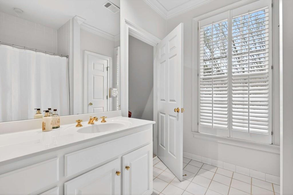 78 Lindbergh Drive NE Unit 100