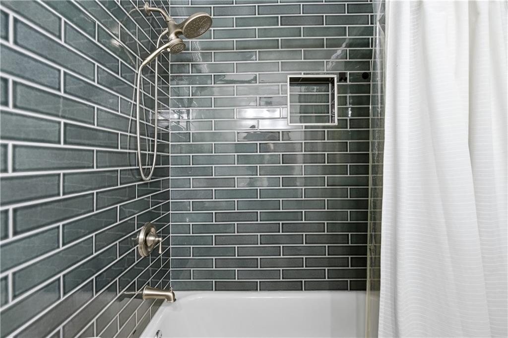 1502 Bubbling Creek Road NE Road