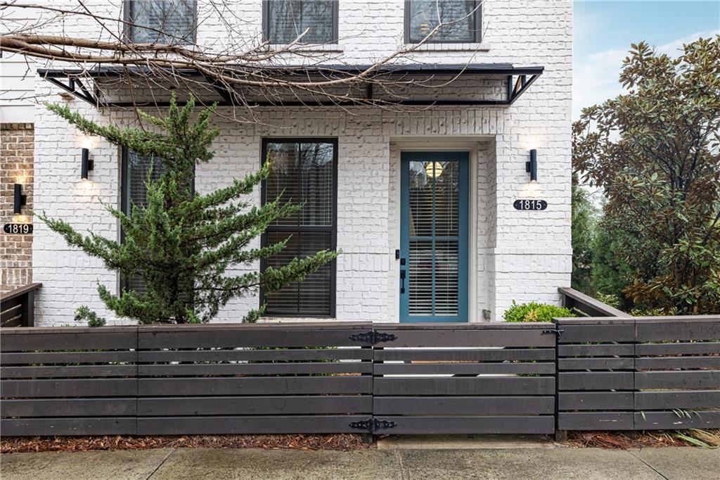 1815 La Dawn Lane NW