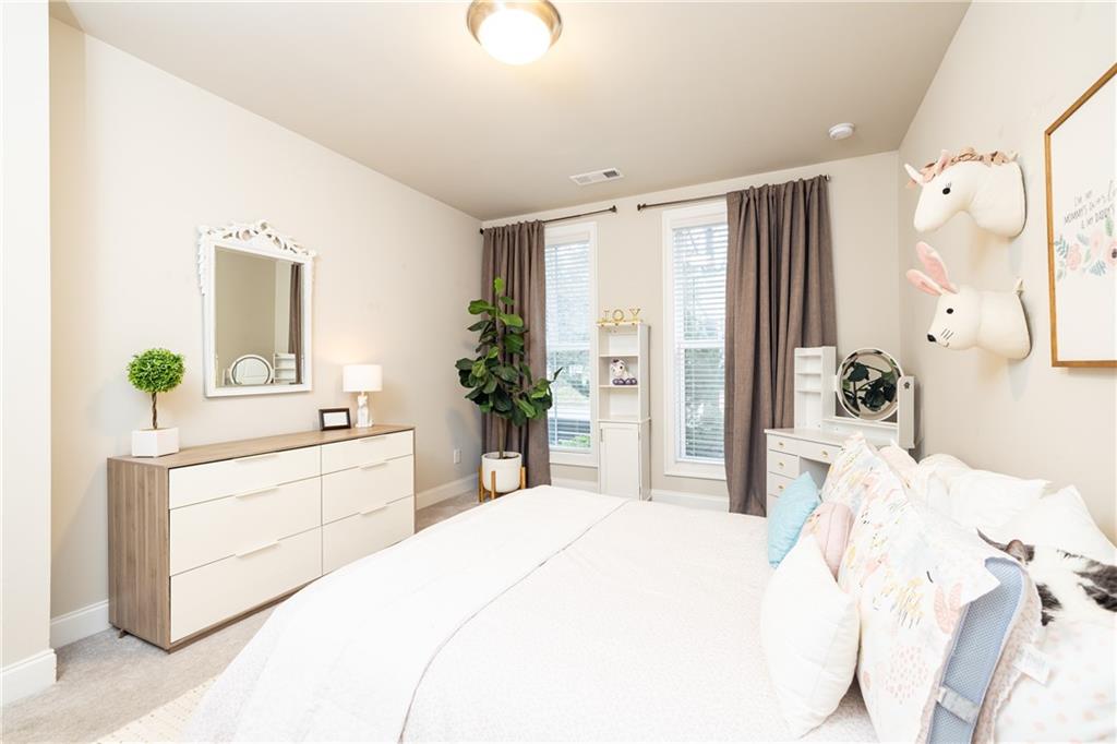 1815 La Dawn Lane NW