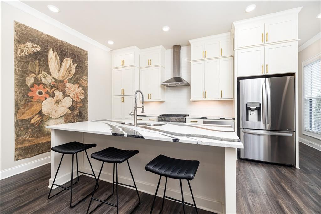 1815 La Dawn Lane NW