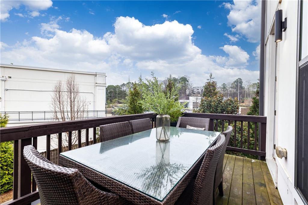 1815 La Dawn Lane NW