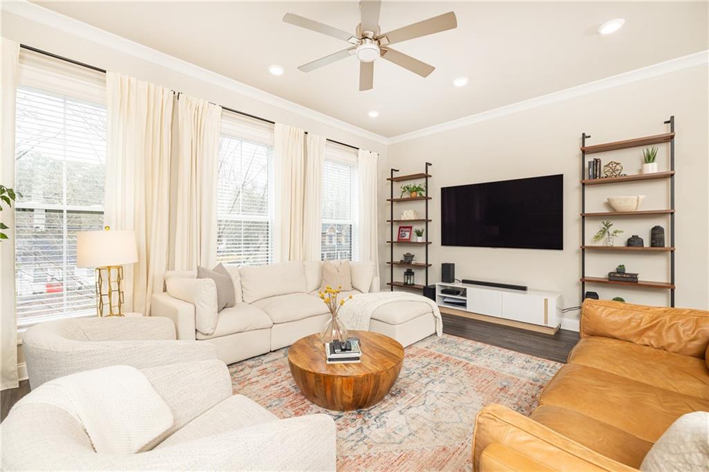 1815 La Dawn Lane NW