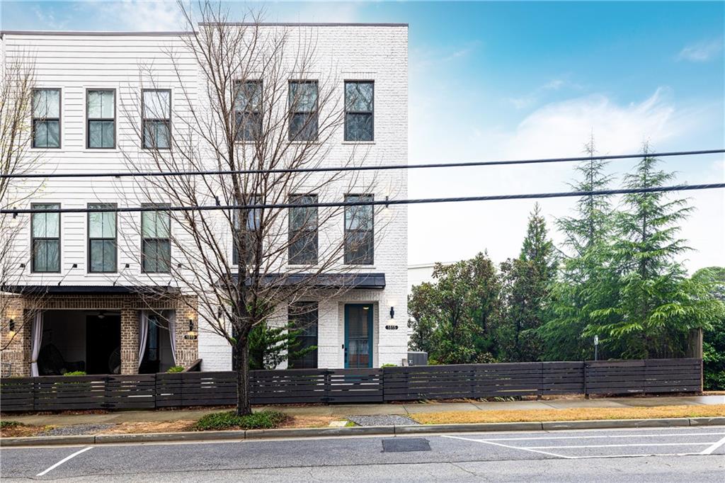 1815 La Dawn Lane NW