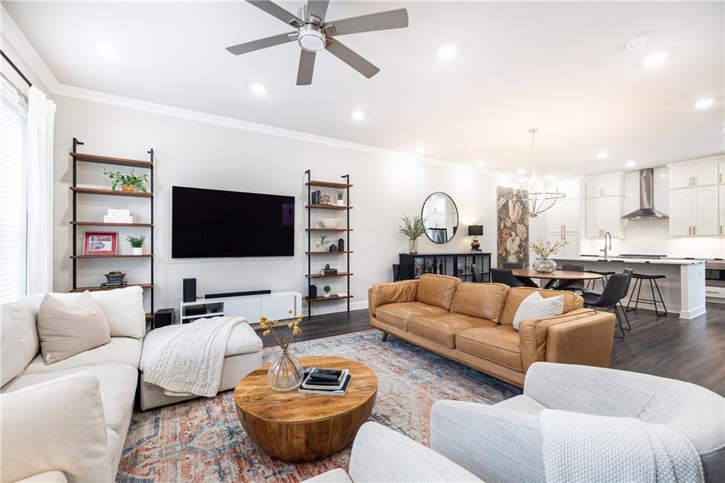 1815 La Dawn Lane NW