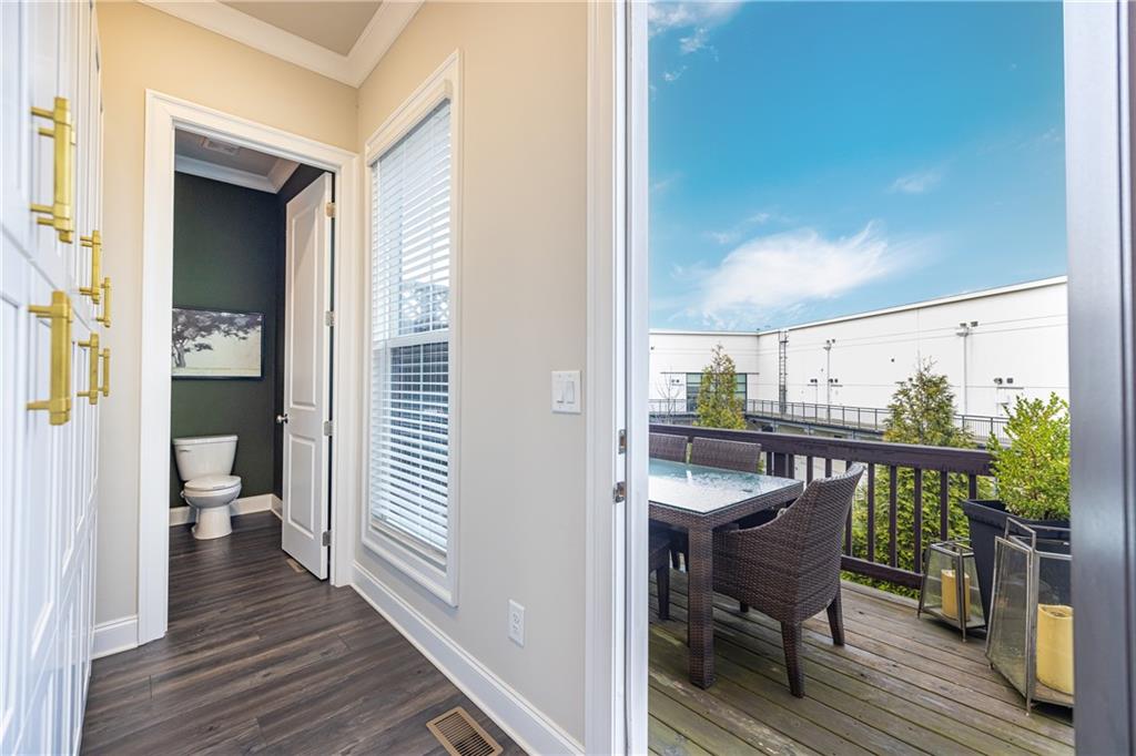 1815 La Dawn Lane NW