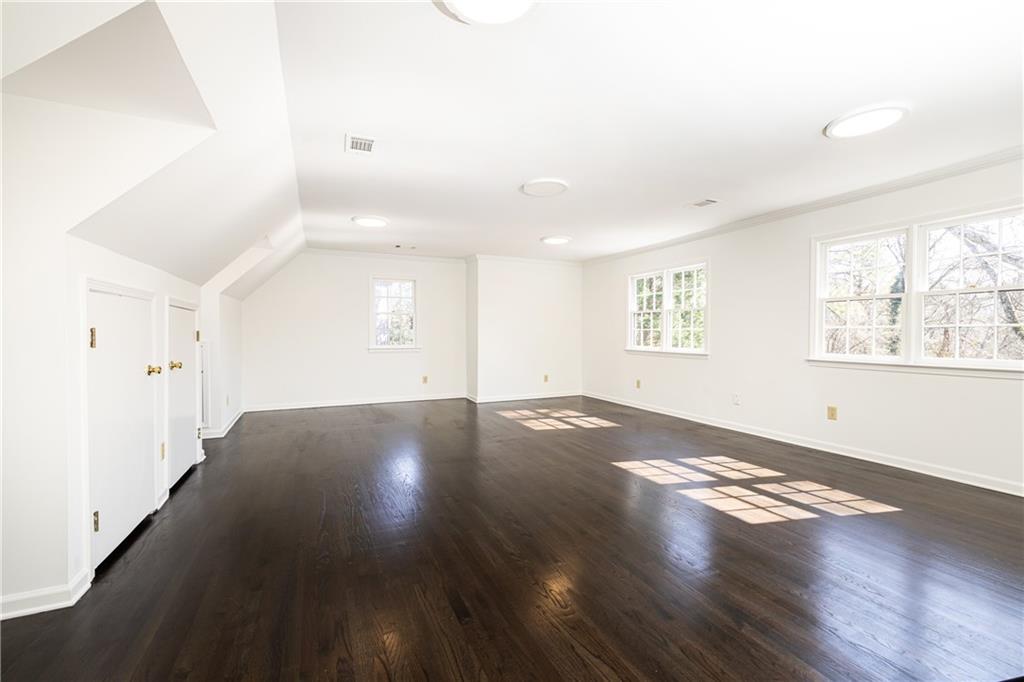 3037 Wellington Court SE