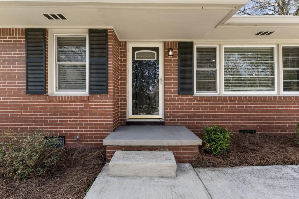 2208 Medfield Trail NE