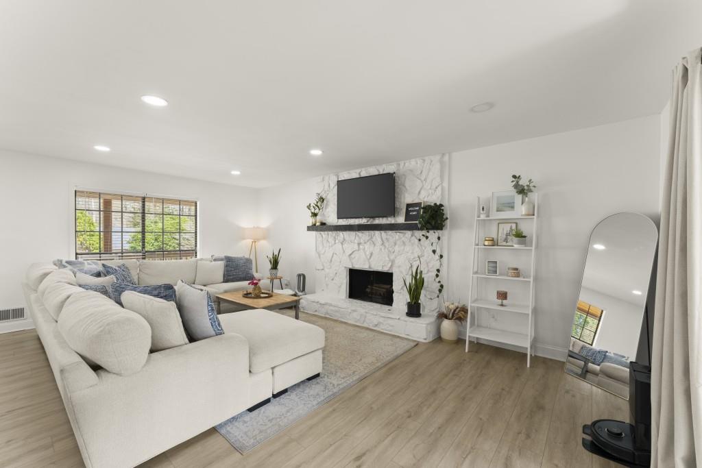 2774 Bentwood Drive