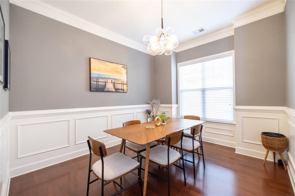 2028 Cobblestone Circle NE