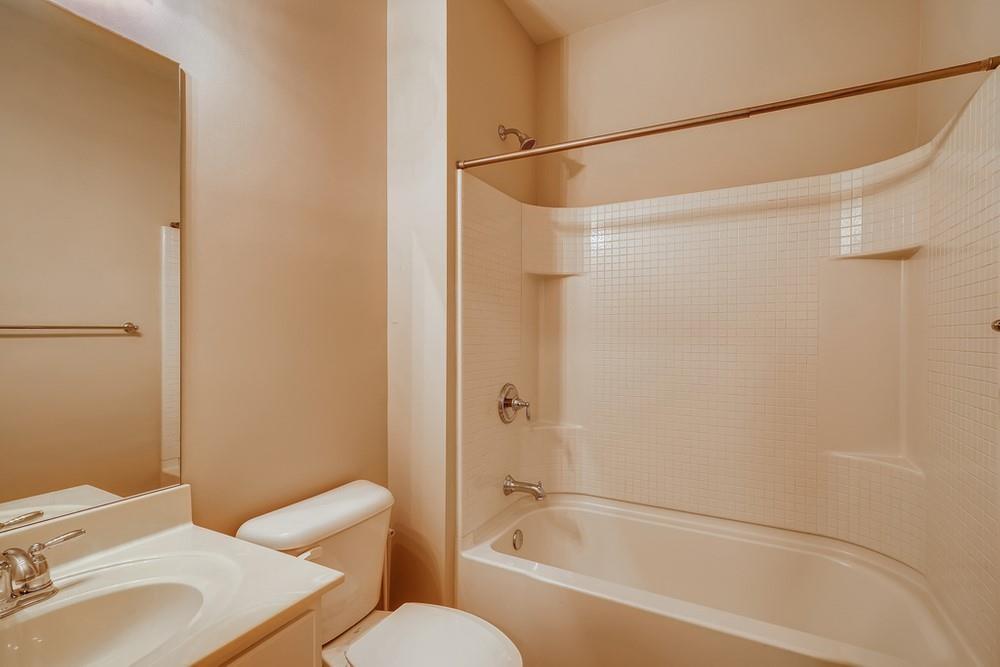 2028 Cobblestone Circle NE