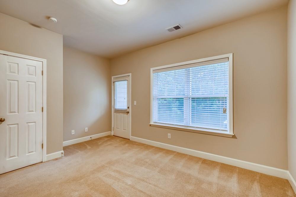 2028 Cobblestone Circle NE