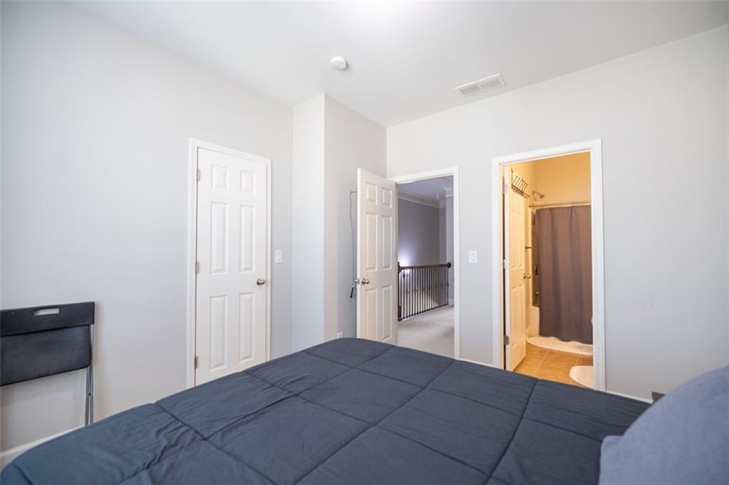 2028 Cobblestone Circle NE