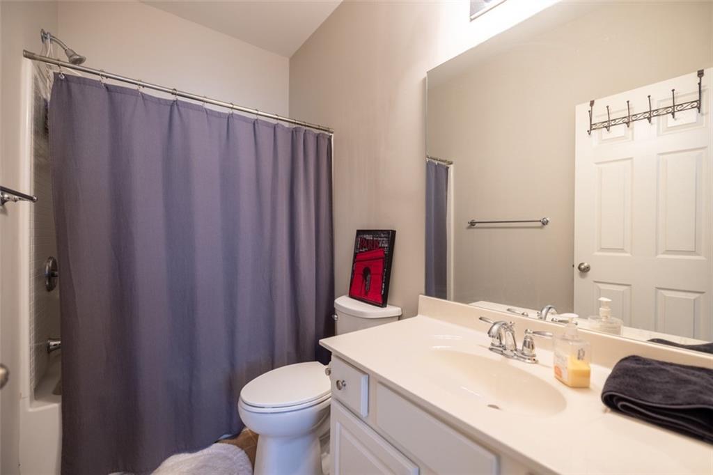 2028 Cobblestone Circle NE