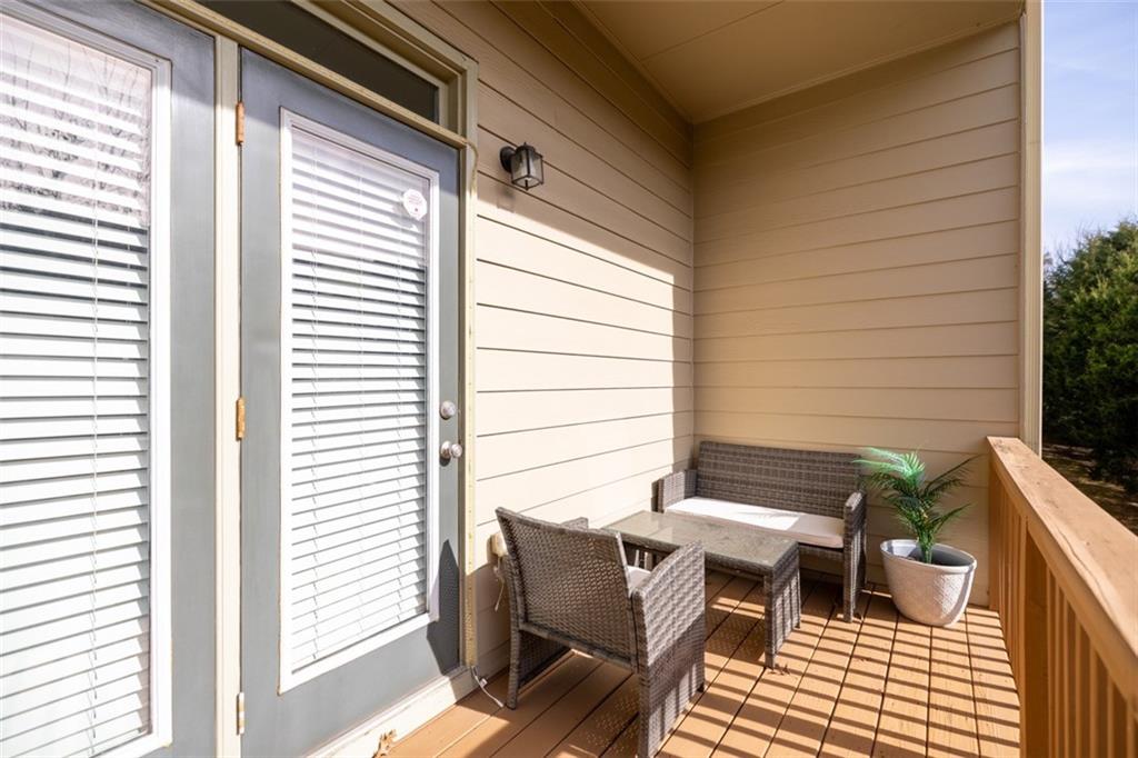 2028 Cobblestone Circle NE