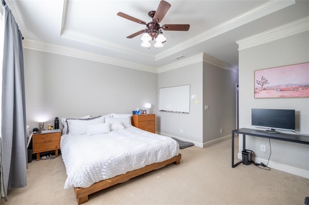 2028 Cobblestone Circle NE