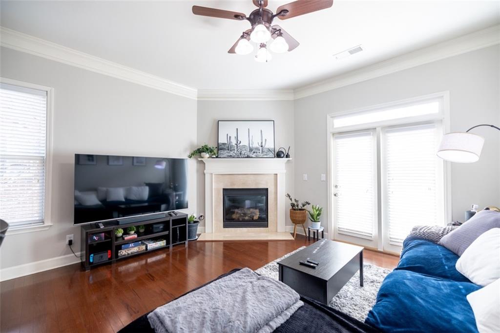 2028 Cobblestone Circle NE