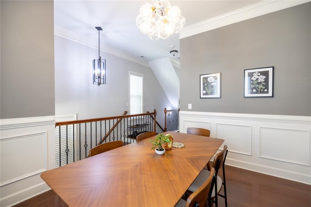 2028 Cobblestone Circle NE