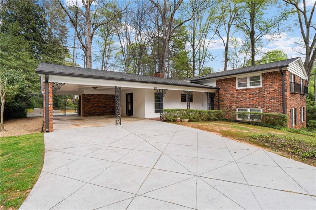 274 Land O Lakes Court NE