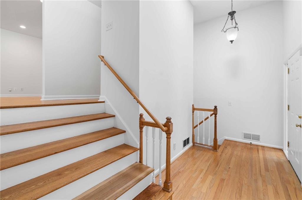 274 Land O Lakes Court NE