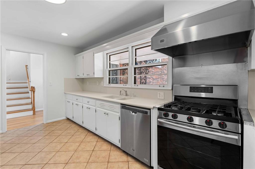 274 Land O Lakes Court NE