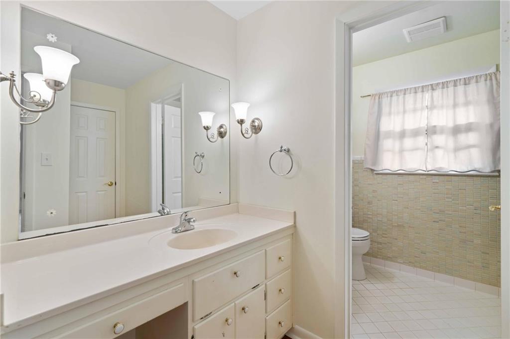 274 Land O Lakes Court NE