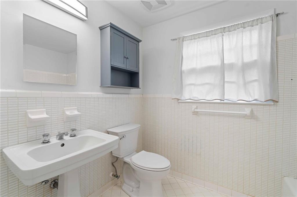 274 Land O Lakes Court NE