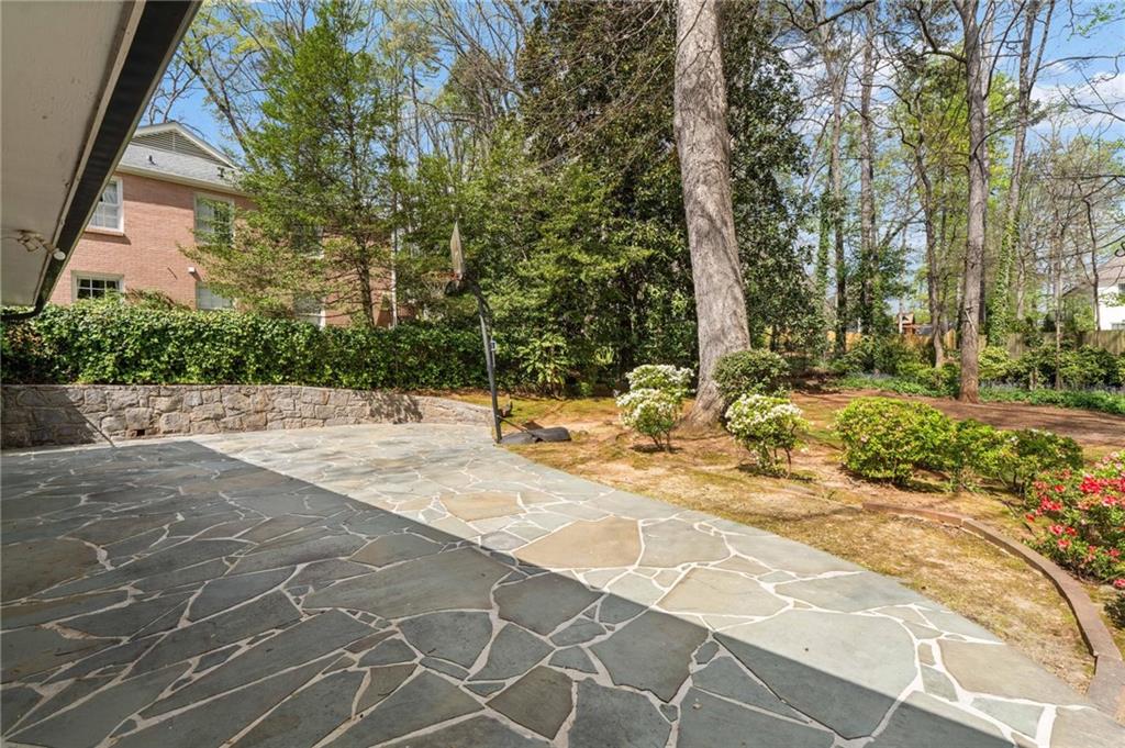 274 Land O Lakes Court NE