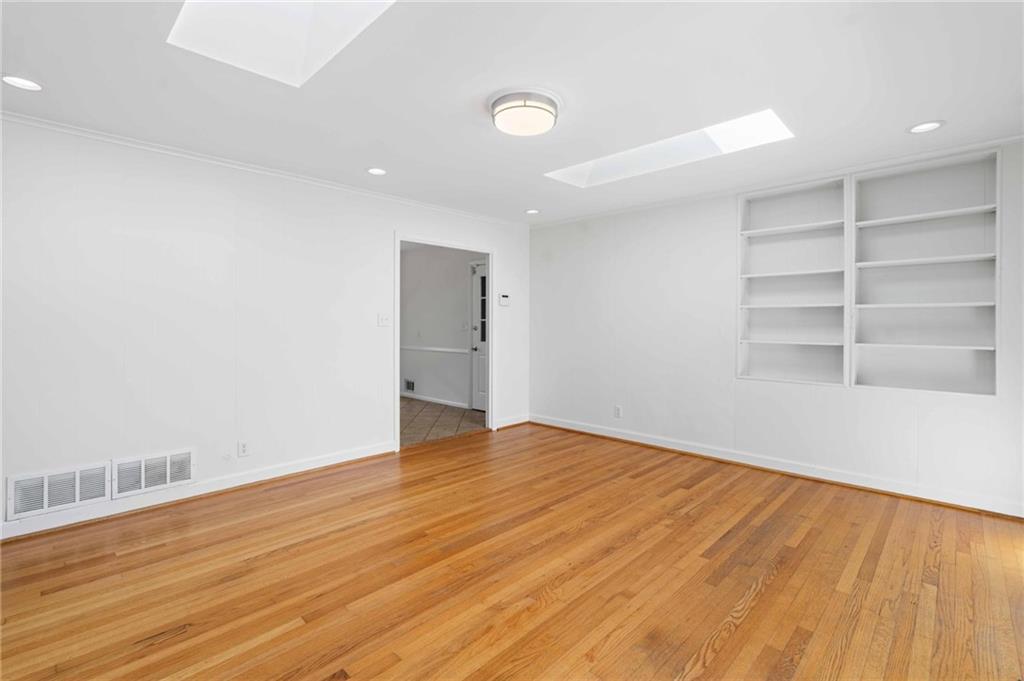 274 Land O Lakes Court NE