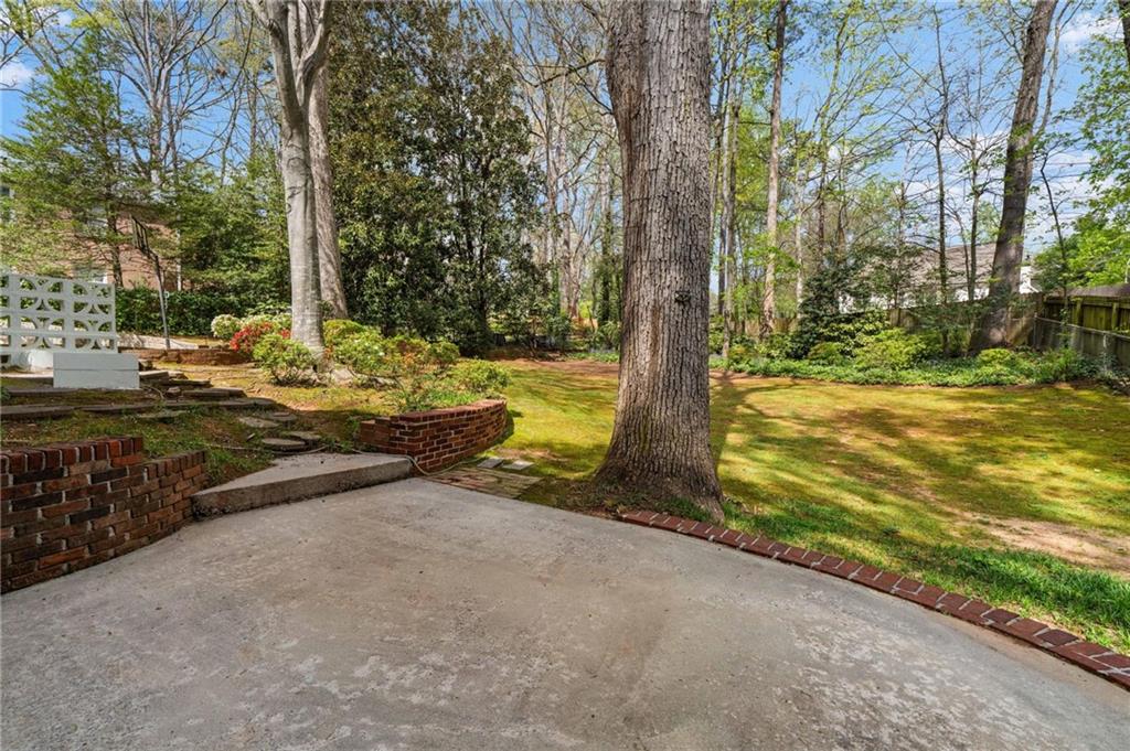 274 Land O Lakes Court NE